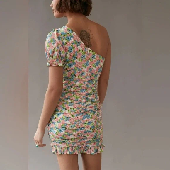 Urban Outfitters Kiss the Sky Floral One Shoulder Mini Dress Size Medium NWT - Picture 2 of 6
